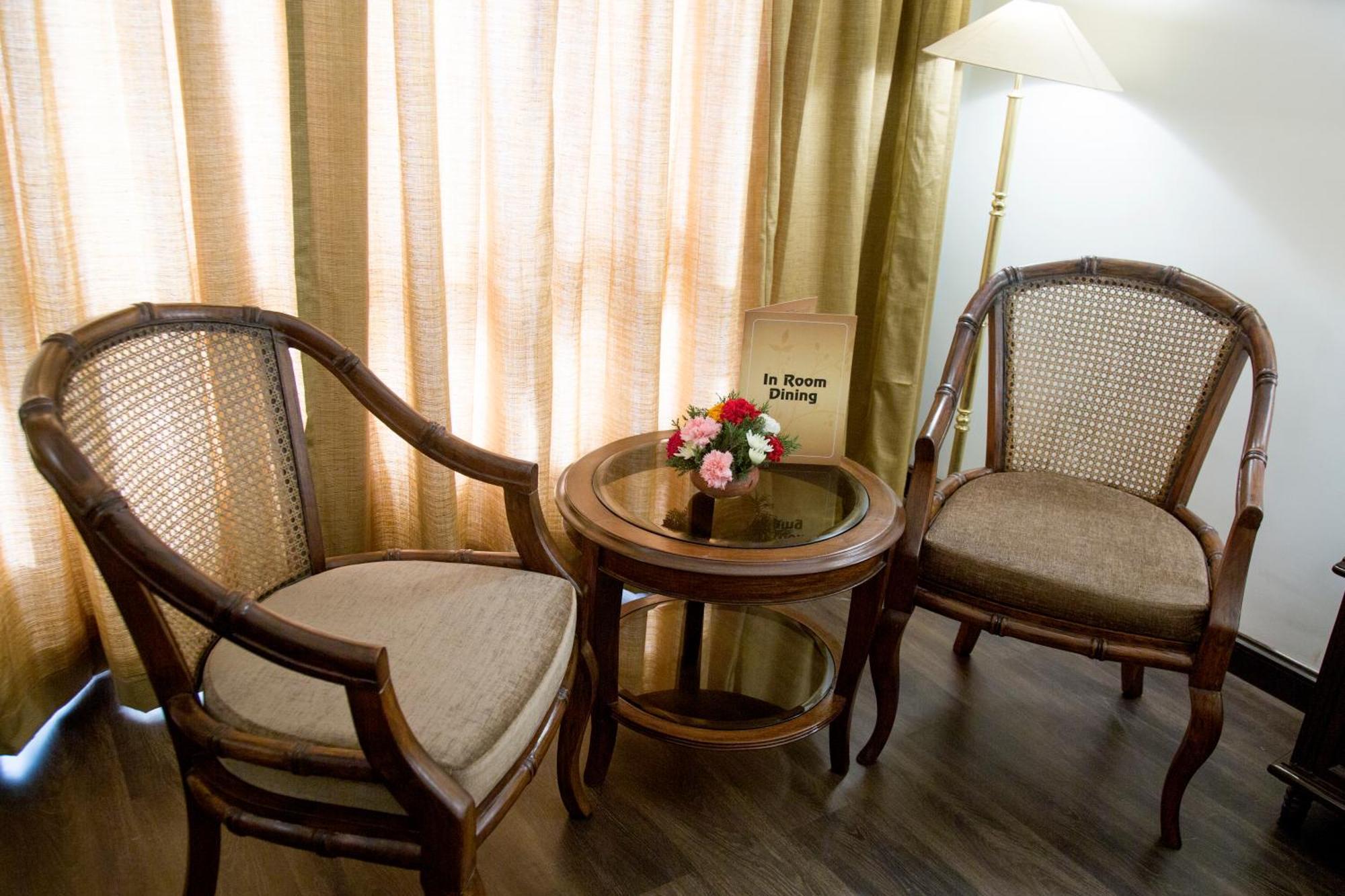 Grand Hotel Katmandú Habitación foto